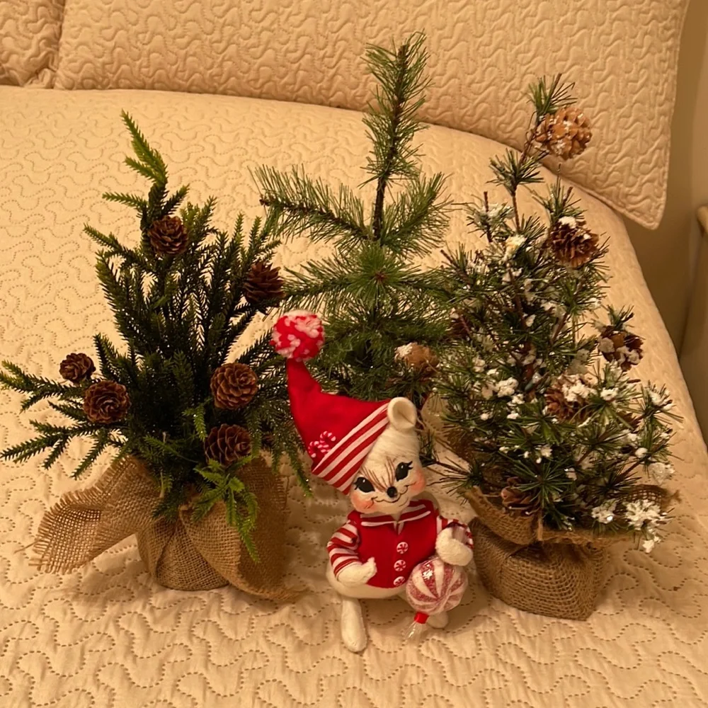 Anna Lee Candy Cane Christmas Mouse - Picture 2 of 7